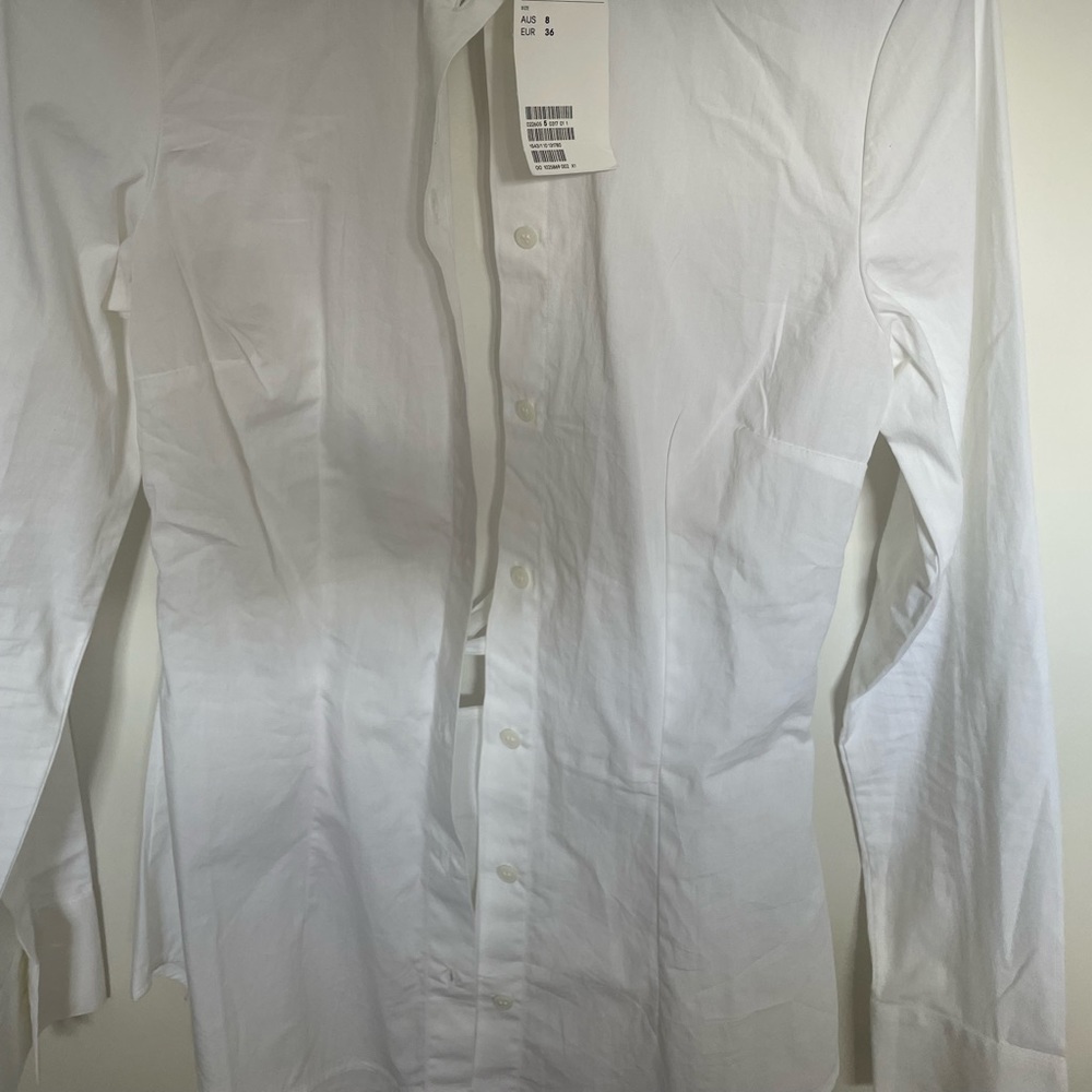 White backless sleeve shirt in white